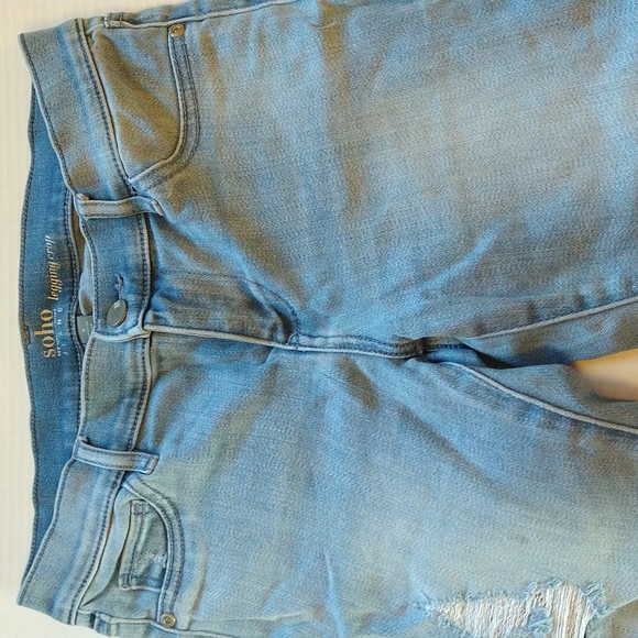 VGUC. Soho New York & Company distressed legging crop jeans. - Picture 5 of 6